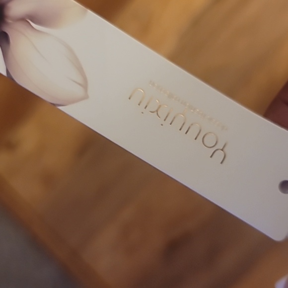 Red dress - Picture 3 of 3